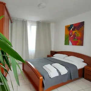 Mooi Slaapkamer! Proper En Compact Place Voor 3 Appartement